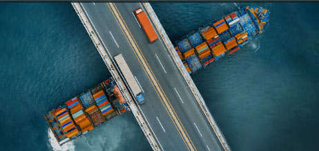 Frachtschiff mit Containern